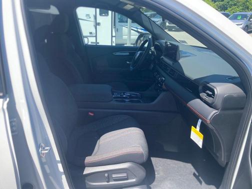 Platinum White Pearl 2026 Honda Pilot Sport
