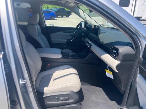 Solar Silver Metallic 2026 Honda Pilot Touring 8-Passenger