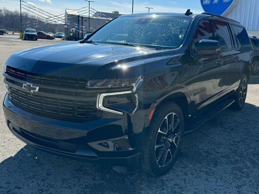 2023 Chevrolet Suburban RST