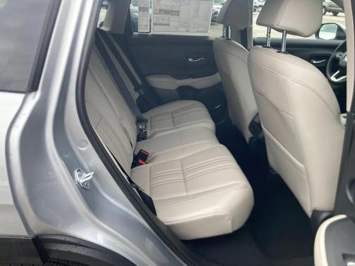 Solar Silver Metallic 2027 Honda HR-V EX-L
