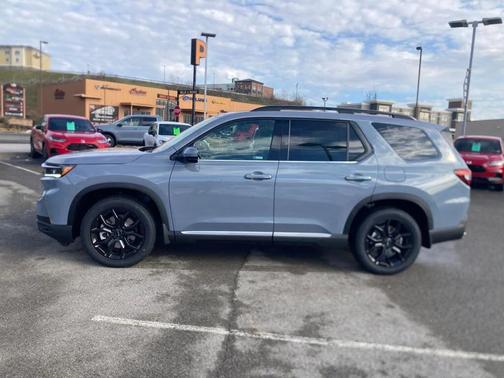 2025 Honda Pilot Touring 8-Passenger