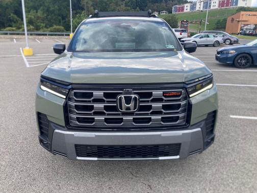 Ash Green Metallic 2026 Honda Pilot TrailSport