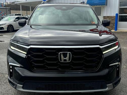 2023 Honda Pilot Touring 8-Passenger