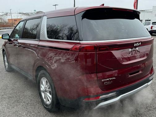 2024 Kia Carnival LX