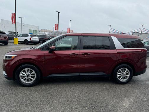2024 Kia Carnival LX
