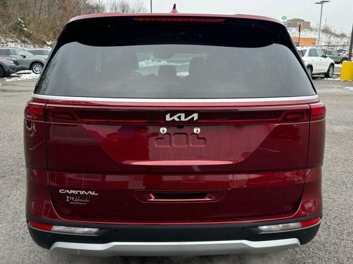 2024 Kia Carnival LX