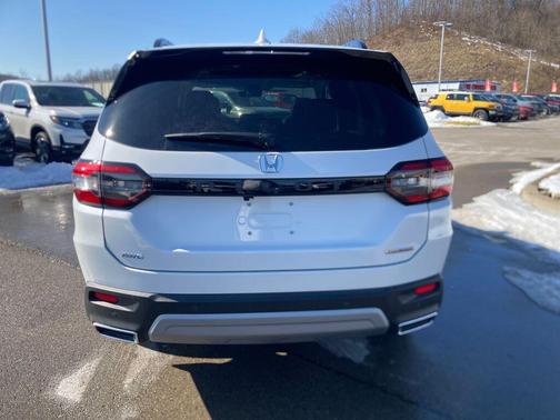 2025 Honda Pilot Touring 8-Passenger