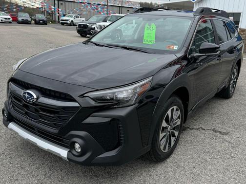 Crystal Black Silica 2025 Subaru Outback Limited