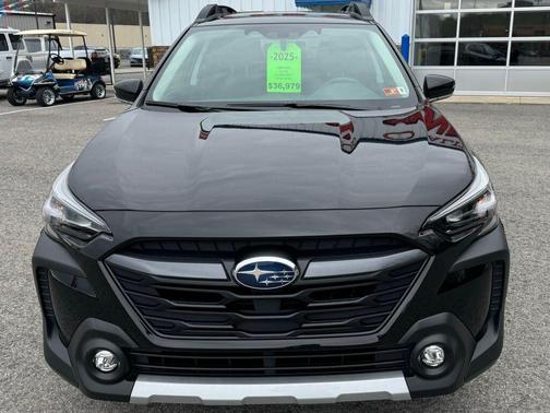 Crystal Black Silica 2025 Subaru Outback Limited