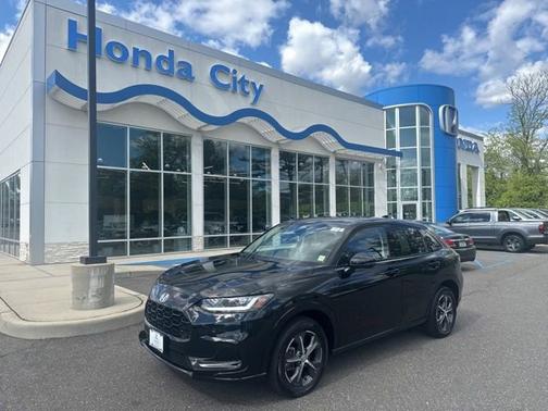 Crystal Black Pearl 2023 Honda HR-V