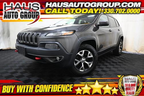 Brilliant Black Crystal Pearlcoat 2014 Jeep Cherokee Trailhawk