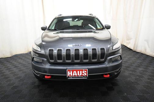 Brilliant Black Crystal Pearlcoat 2014 Jeep Cherokee Trailhawk