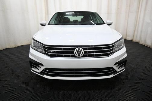 2017 Volkswagen Passat 1.8T R-Line w/Comfort