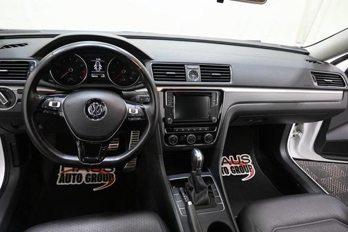 2017 Volkswagen Passat 1.8T R-Line w/Comfort