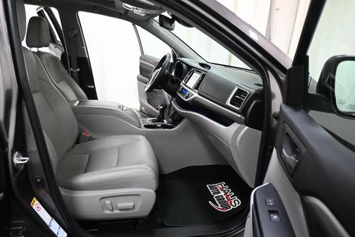 2019 Toyota Highlander Limited Platinum