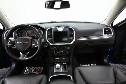 2020 Chrysler 300 Touring