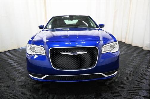 2020 Chrysler 300 Touring