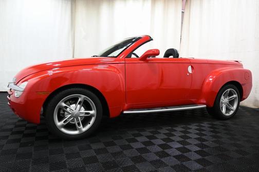 2004 Chevrolet SSR Base