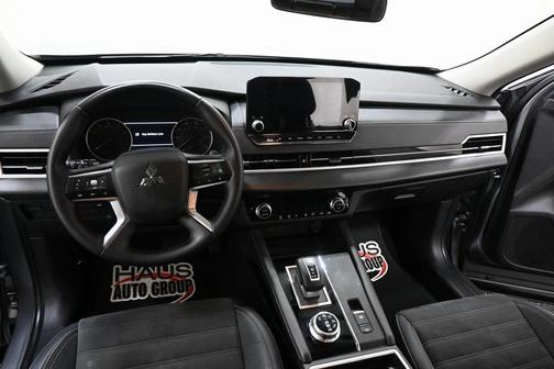2023 Mitsubishi Outlander SE Special Edition