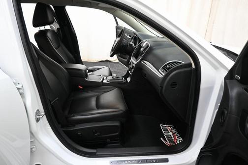 2022 Chrysler 300 Touring