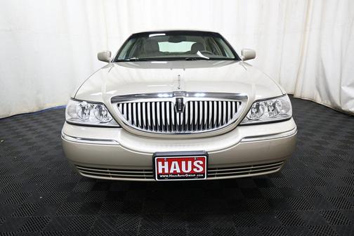 2004 Lincoln Town Car Signature