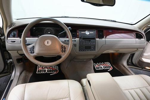 2004 Lincoln Town Car Signature