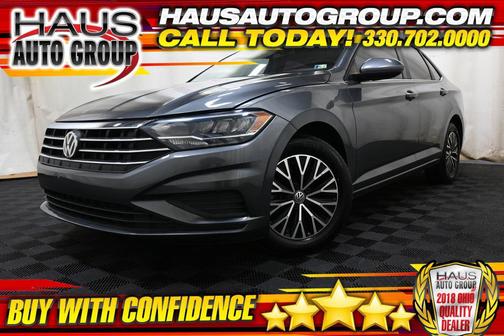Platinum Gray Metallic 2019 Volkswagen Jetta 1.4T R-Line