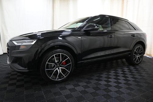 Mythos Black Metallic 2022 Audi Q8 55 Premium Plus