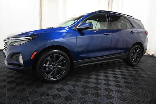 Blue Glow Metallic 2022 Chevrolet Equinox RS