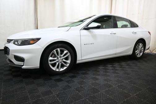 Summit White 2017 Chevrolet Malibu 1LT