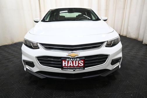 Summit White 2017 Chevrolet Malibu 1LT