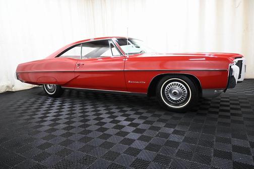 1968 Pontiac Bonneville 