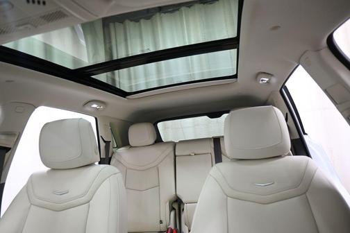 Crystal White Tricoat 2023 Cadillac XT5 Premium Luxury