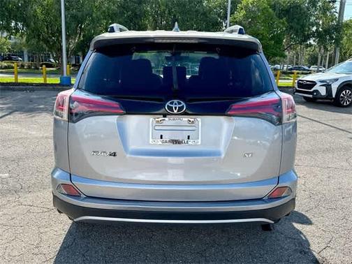 2018 Toyota RAV4 SE