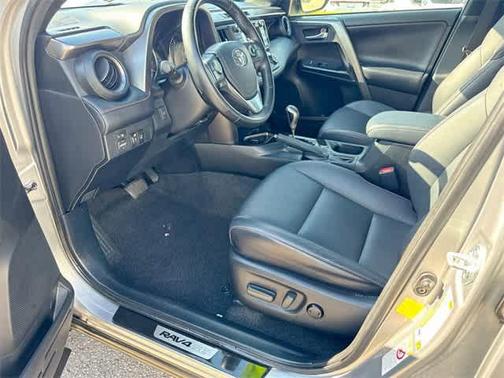 2018 Toyota RAV4 SE