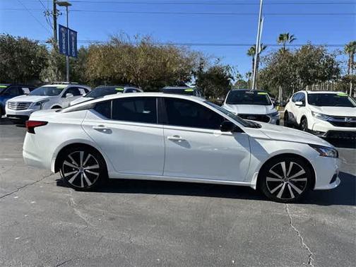 2021 Nissan Altima SR FWD