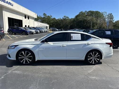 2021 Nissan Altima SR FWD