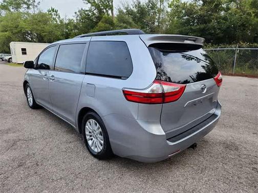 2017 Toyota Sienna XLE Premium