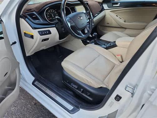 2016 Kia Cadenza Premium