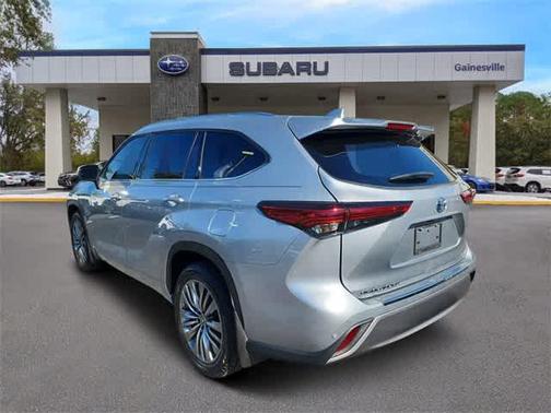 2021 Toyota Highlander Hybrid Platinum