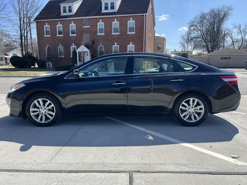 Attitude Black 2014 Toyota Avalon XLE Premium