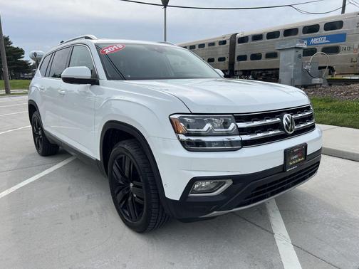 Pure White 2019 Volkswagen Atlas 3.6L SEL Premium