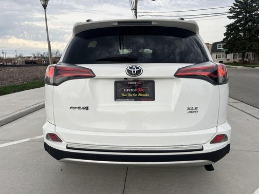 Super White 2017 Toyota RAV4 XLE