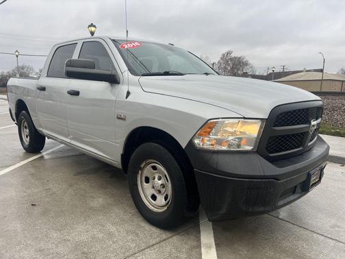 Bright Silver Metallic Clearcoat 2016 RAM 1500 Tradesman