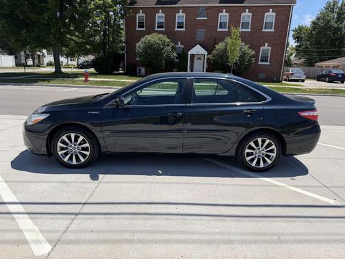 BLUE 2016 Toyota Camry Hybrid HYBRID