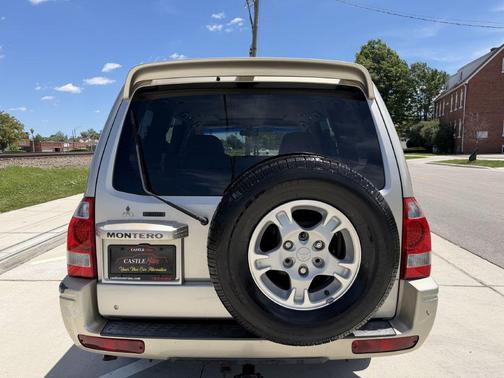 GOLD 2003 Mitsubishi Montero 20th Anniversary
