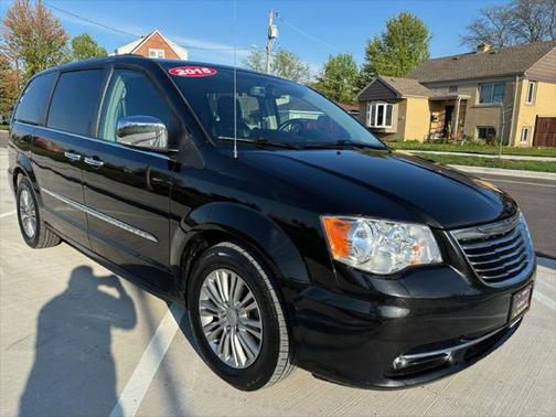 2015 Chrysler Town & Country Touring-L
