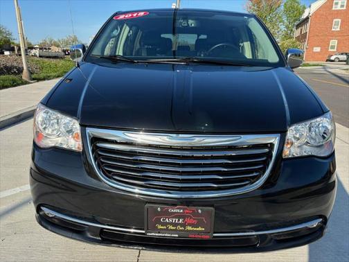 2015 Chrysler Town & Country Touring-L
