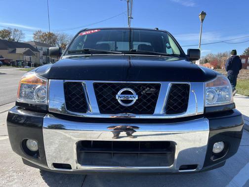 Galaxy Black Metallic 2014 Nissan Titan SV