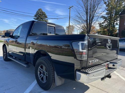 Galaxy Black Metallic 2014 Nissan Titan SV